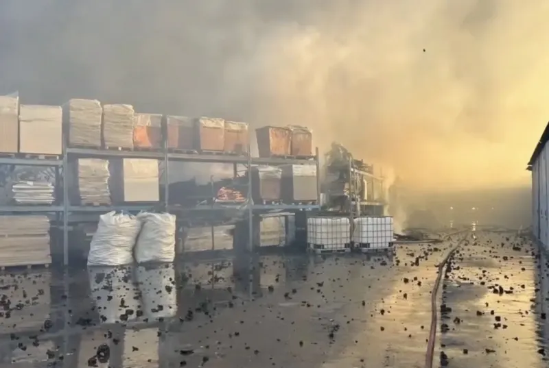 Пожар на Магистральной улице в Казани